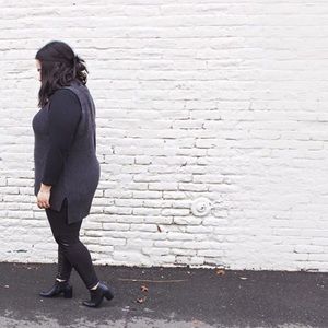 Sleeveless Knit Turtleneck Top